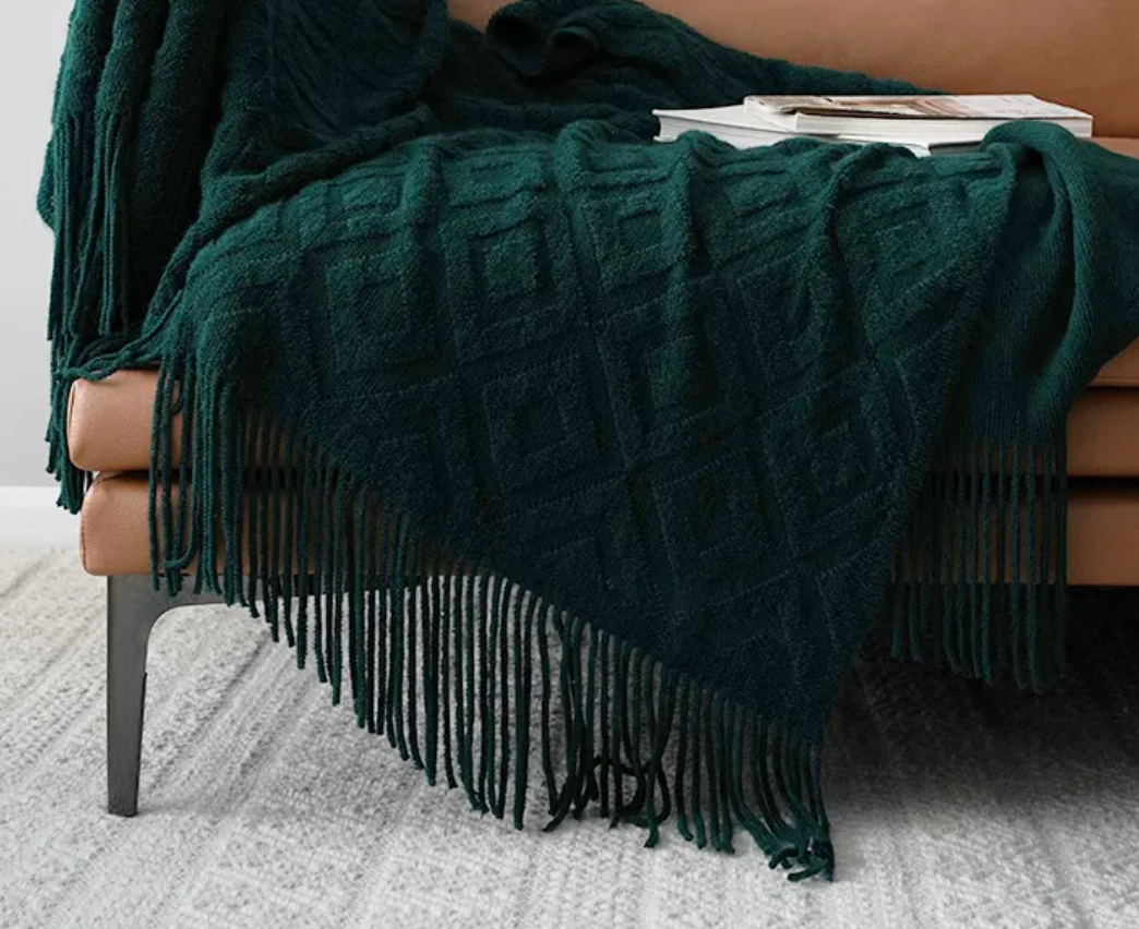 Jacquard Knitted Tail Blanket